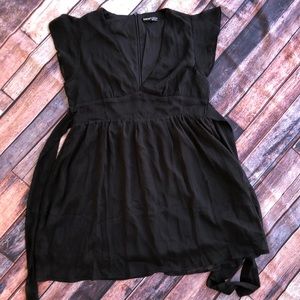 🌵 3/$10 Shein 8/10 sheer v neck empire waist belted dress